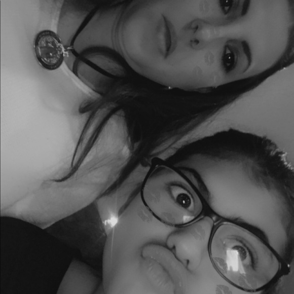 Meet your Posher, Fabiana - Picture 1 of 1